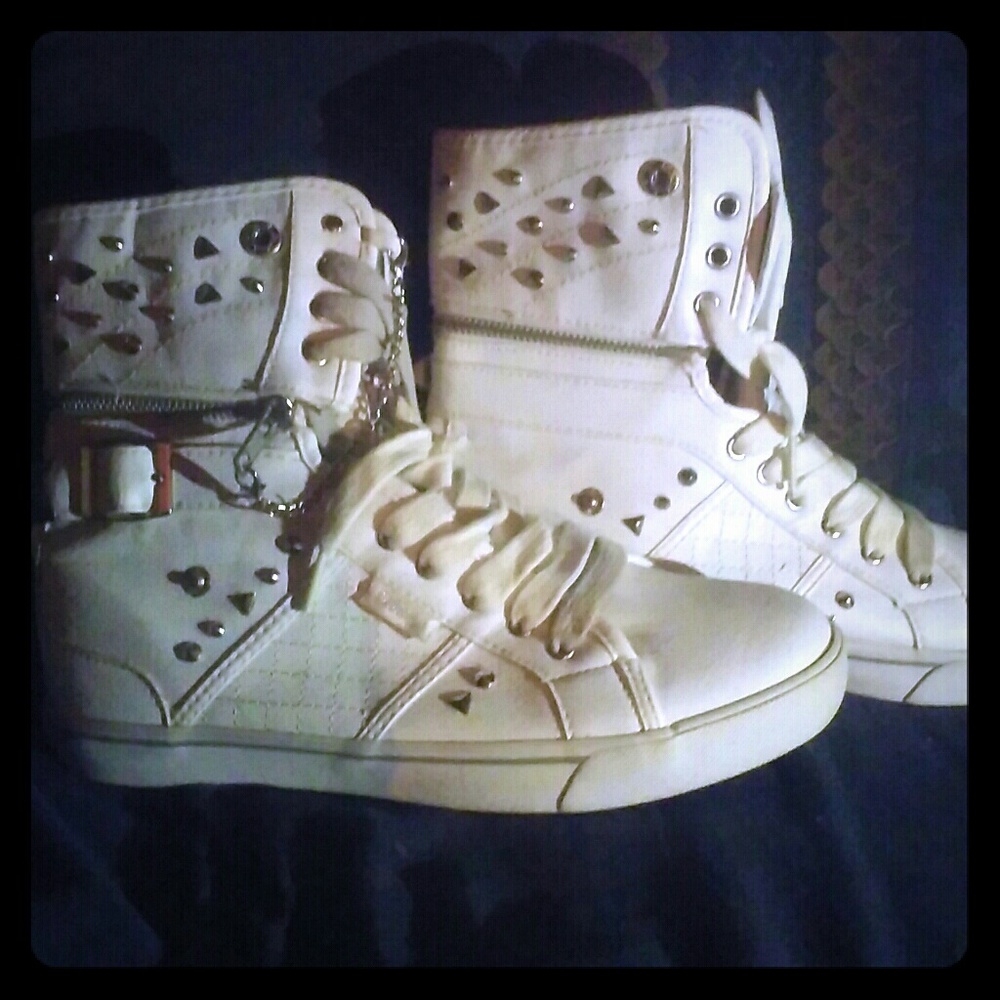 Pastry white shoes
